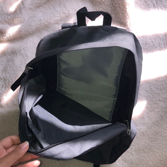 Grey backpack - Picture 2 of 4